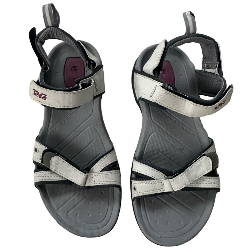EUC Teva Women’s Numa Sandals Size 9